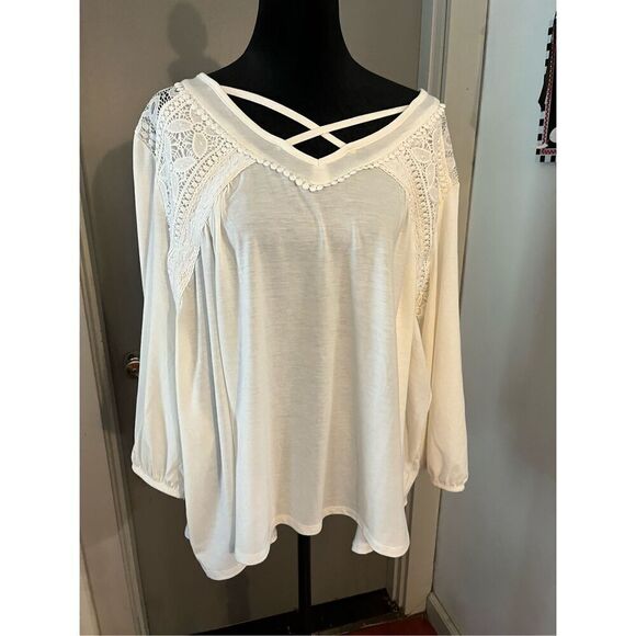 Absolutely Famous Off White Lace Detail Bohemian Top size 2X - Picture 2 of 8